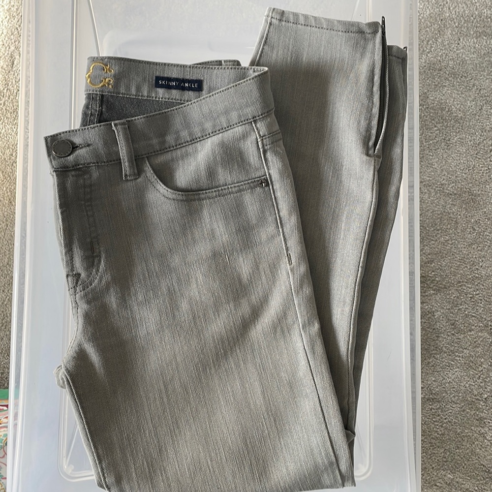 C. Wonder Gray Skinny jeans - Size 27
